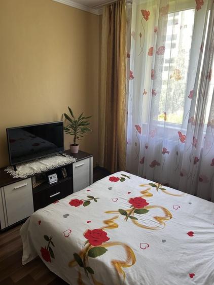 Apartament cu 2 camere decomandat în Exterior Vest
