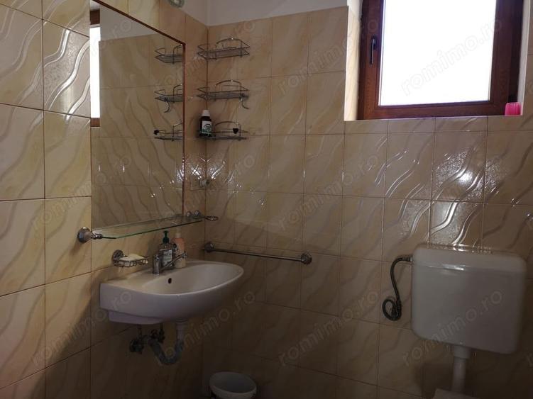 Casă cu 8 camere cu Teren 179 Mp în Craiter