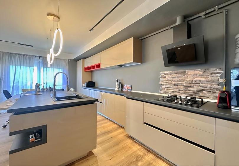 Apartament cu 4 camere decomandat în Ștefăneștii de Jos