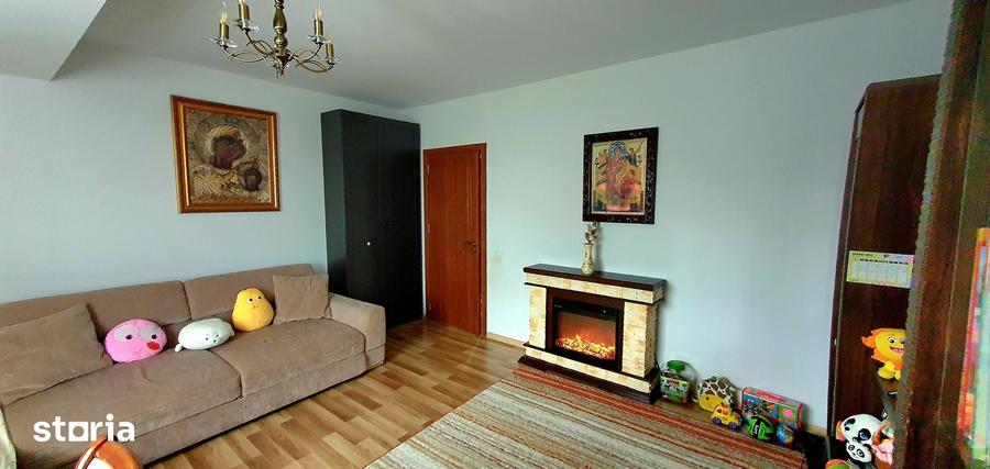 Apartament cu 2 camere decomandat în Titan