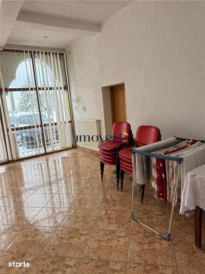 Casă cu 6 camere cu Teren 52000 Mp în Supur