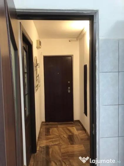 Garsonieră decomandată în Vitan