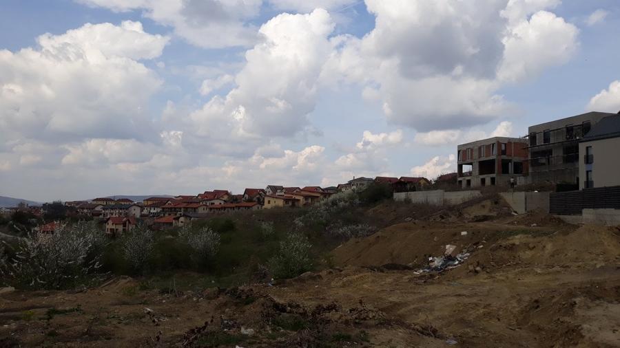 Teren intravilan de 2533 mp, în Europa