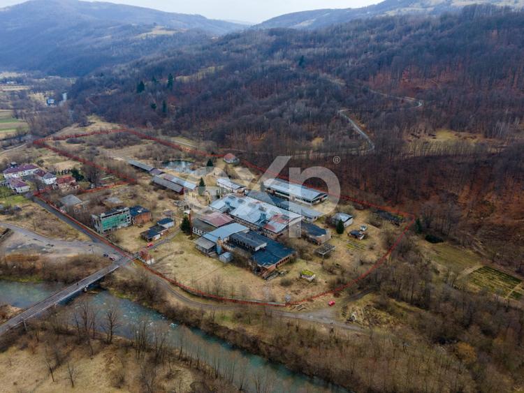 Spațiu industrial, de 5,000 mp, în Bucea