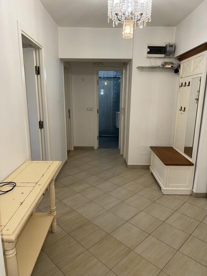 Apartament cu 2 camere decomandat, mobilat în Universitate