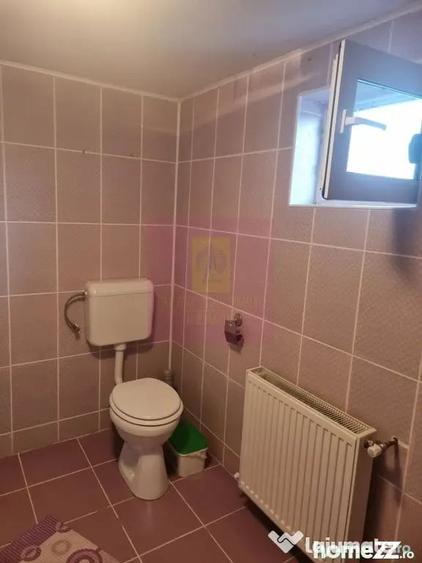 Casă cu 5 camere cu Teren 2875 Mp în Sadina