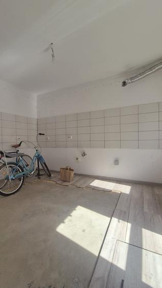 Casă individuală cu 3 camere cu Teren 200 Mp în Lacul Tei