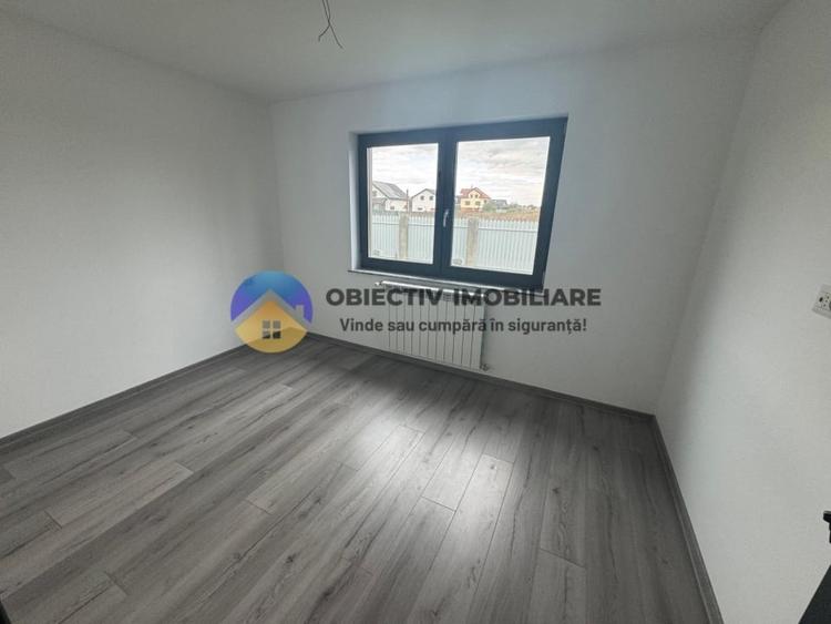 Casă cu 4 camere cu Teren 700 Mp în Dumbrava Roșie