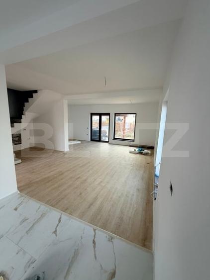 Duplex cu 4 camere cu Teren 250 Mp în Tărlungeni