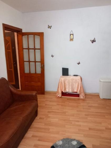 Apartament cu 2 camere semidecomandat în Sud
