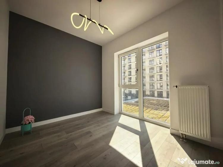 Apartament cu 3 camere semidecomandat în Baza 3