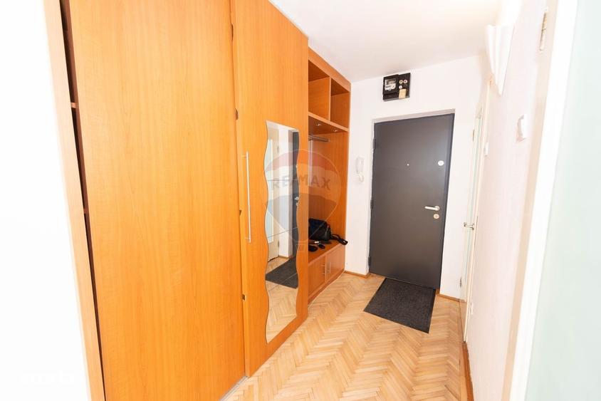 Garsonieră decomandată, mobilată în Titulescu