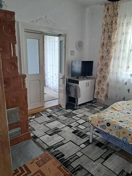 Casă cu 3 camere cu Teren 1446 Mp în Moinești