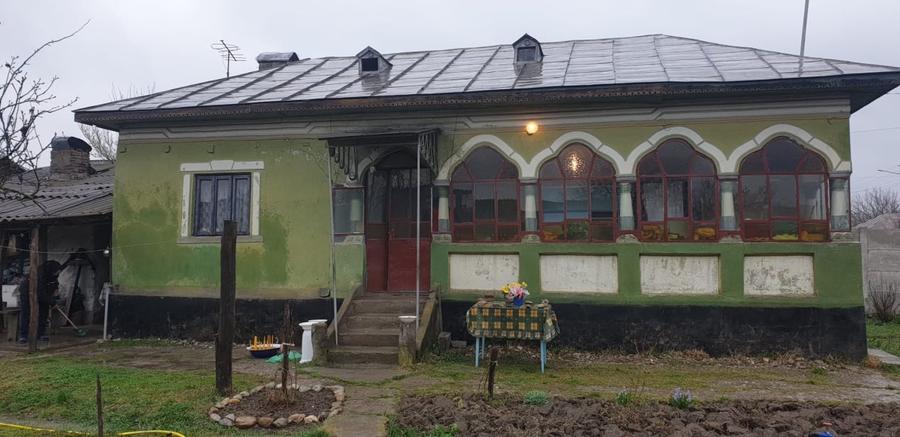 Casă individuală cu 3 camere cu Teren 1550 Mp în Exterior Sud