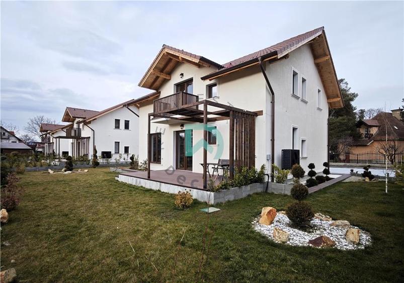 Casă individuală cu 4 camere cu Canalizare în Cristian