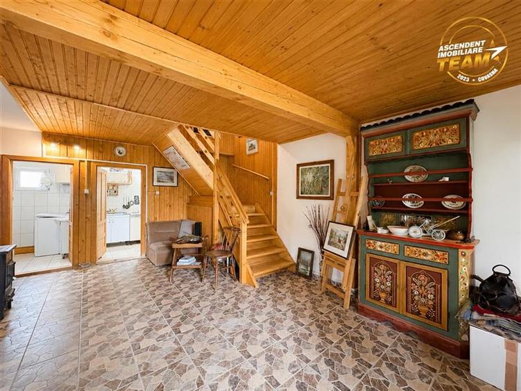 Casă individuală cu 4 camere cu Teren 2200 Mp în Băcel