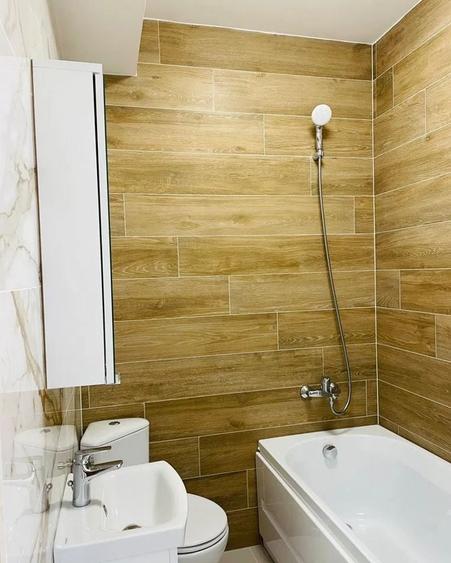 Apartament cu 4 camere semidecomandat în Casin
