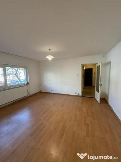 Apartament cu 2 camere semidecomandat în Rovine