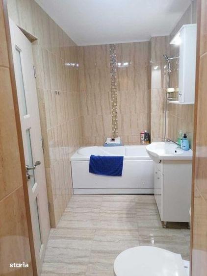 Apartament cu 3 camere decomandat în Micro 4