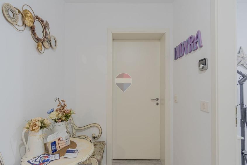 Spațiu comercial, de 13 mp, în Tractorul