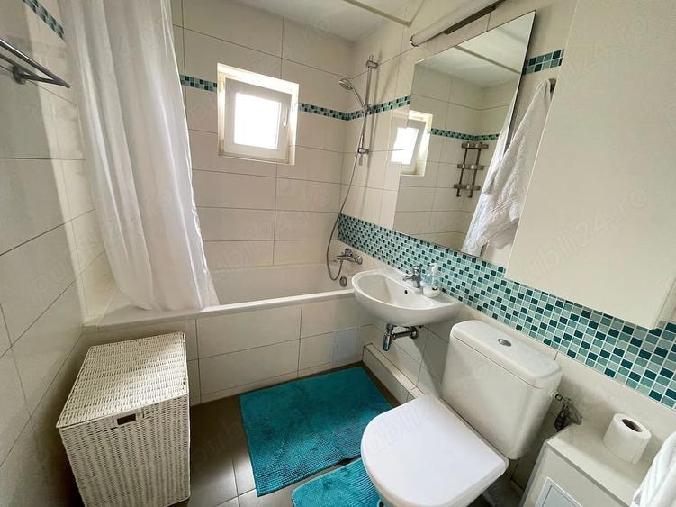 Apartament cu 3 camere decomandat în Intim