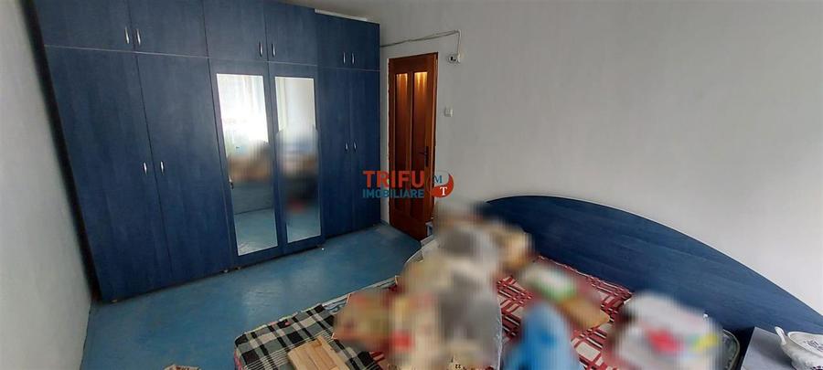 Apartament cu 4 camere semidecomandat, mobilat în Cetate