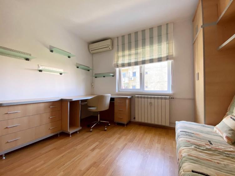 Apartament cu 4 camere decomandat în Vitan Mall