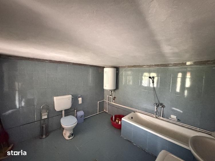 Casă cu 3 camere decomandat în Balabani