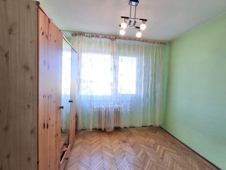 Apartament cu 3 camere semidecomandat, mobilat în Ștefan cel Mare