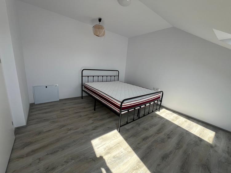 Duplex cu 4 camere cu Canalizare în Aeroport