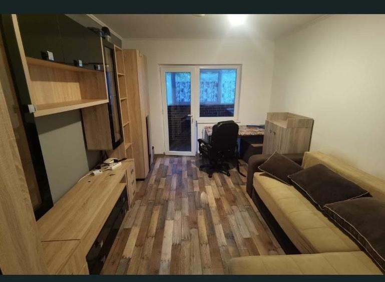 Garsonieră decomandată în Păcii