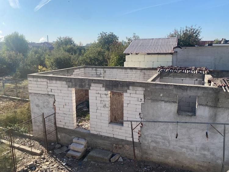 Casă cu 4 camere în Central