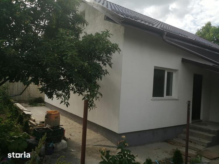 Casă cu 4 camere cu Teren 1100 Mp în Central