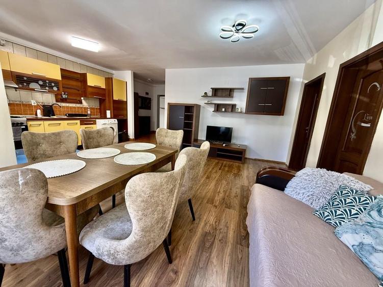 Apartament cu 3 camere semidecomandat în Florești