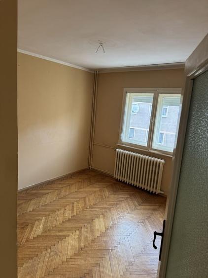Apartament cu 3 camere decomandat în Ultracentral
