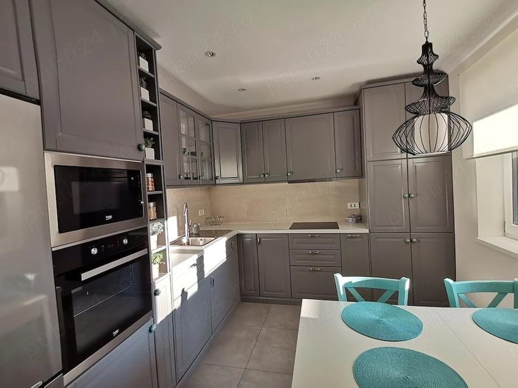 Apartament cu 3 camere decomandat în Exterior Vest
