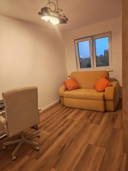 Apartament cu 3 camere semidecomandat în Drumul Taberei