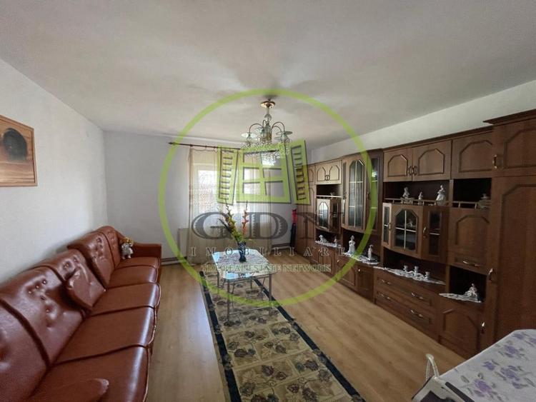 Casă individuală cu 6 camere cu Canalizare în Brestei
