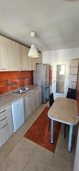 Apartament cu 3 camere decomandat, mobilat în Gării