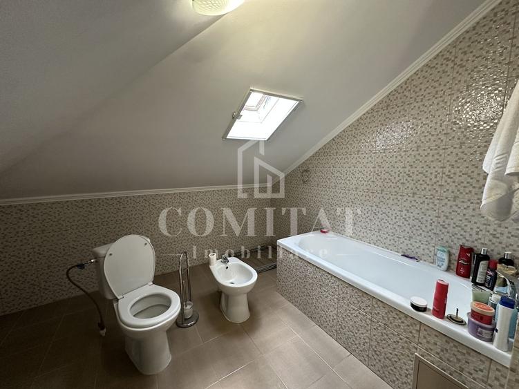 Casă cu 3 camere cu Canalizare în Ultracentral