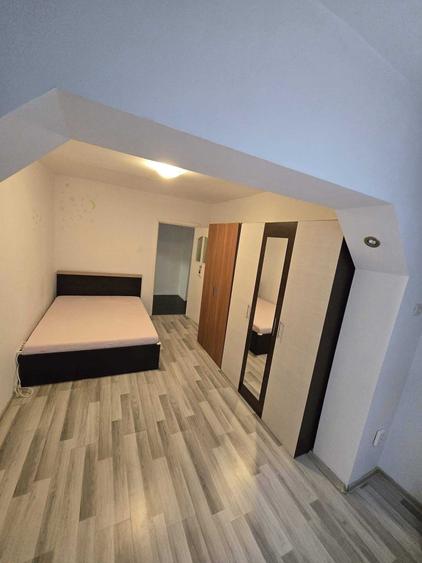 Apartament cu 3 camere decomandat în Micro 3