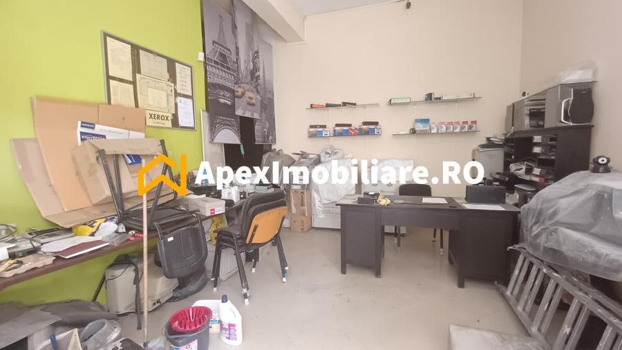Spațiu comercial, de 30 mp, în Titan