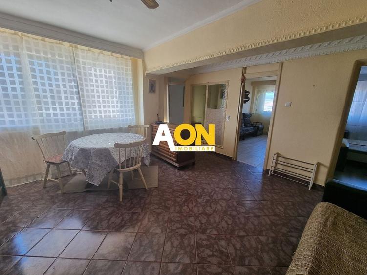 Apartament 3 Camere Decomandat, Zona Cetate - 1