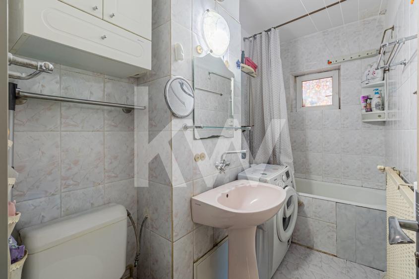 Apartament cu 2 camere decomandat, mobilat în Central
