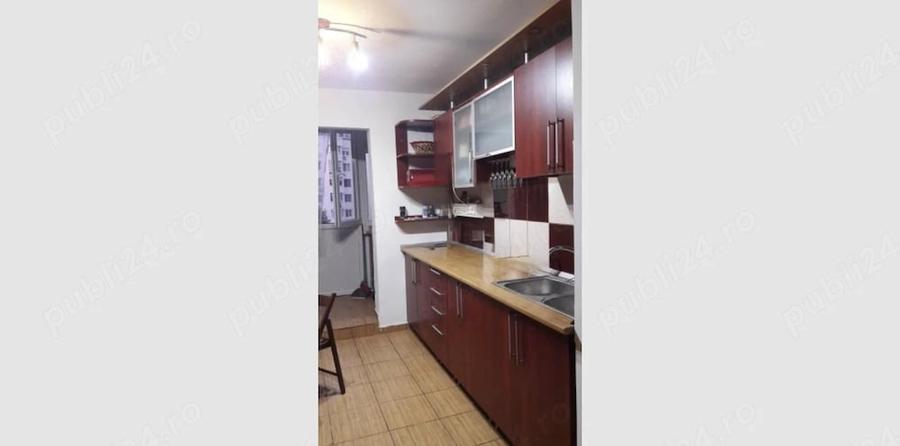 Apartament cu 3 camere decomandat în Berceni