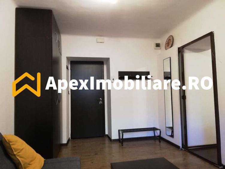 Garsonieră în P-ța Romană