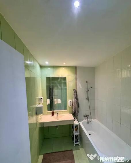 Apartament cu 3 camere semidecomandat în Vitan