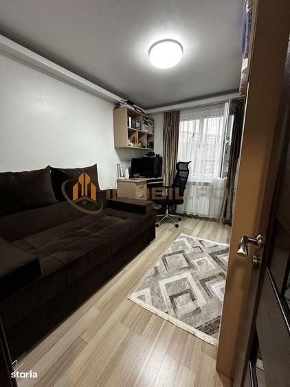 Apartament cu 3 camere semidecomandat în Alexandru cel Bun