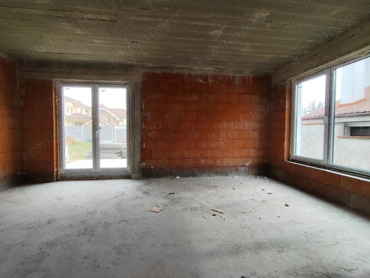 Casă cu 5 camere cu Teren 405 Mp în Oncea