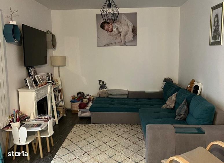 Casă cu 4 camere în Valea Adâncă